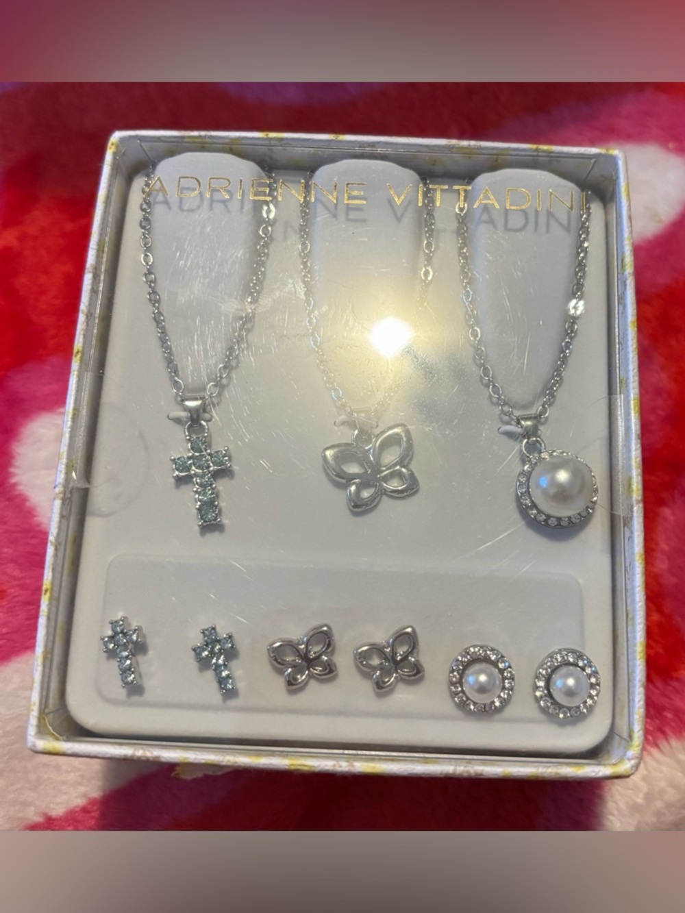A great accessory of silver jewelry to add to an elegant outfit.
